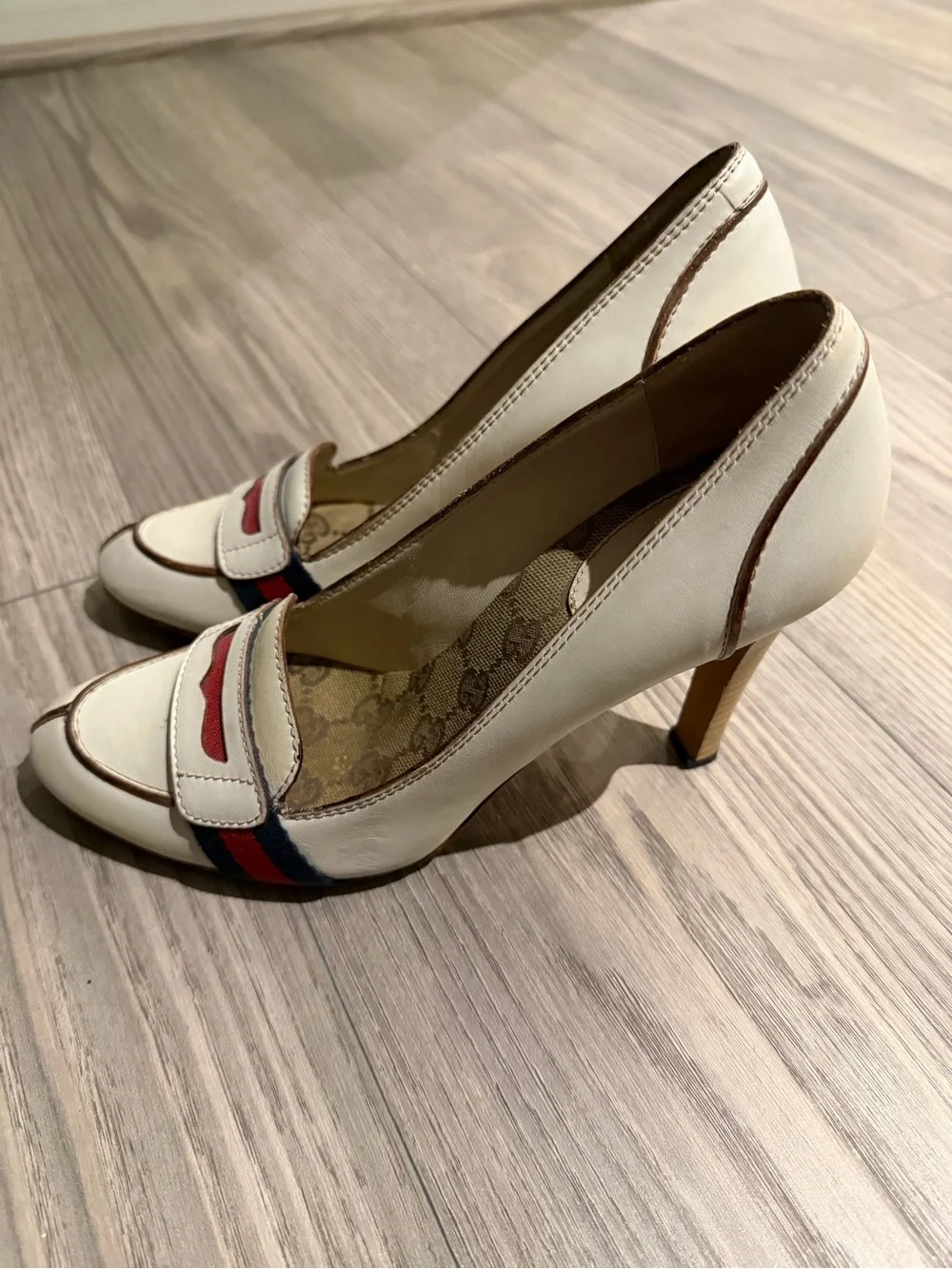 Gucci Cream Leather Loafers with Red Strap Detail